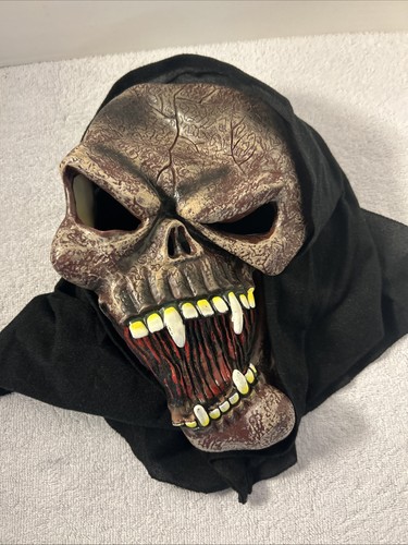 Seasons fangs veined mask - seasons,